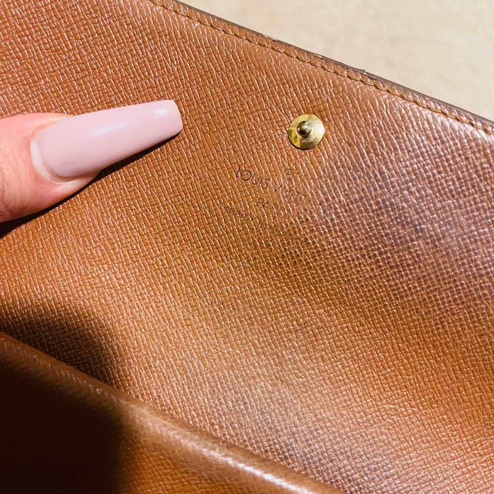 Louis Vuitton Crossbody - Picture 11 of 11